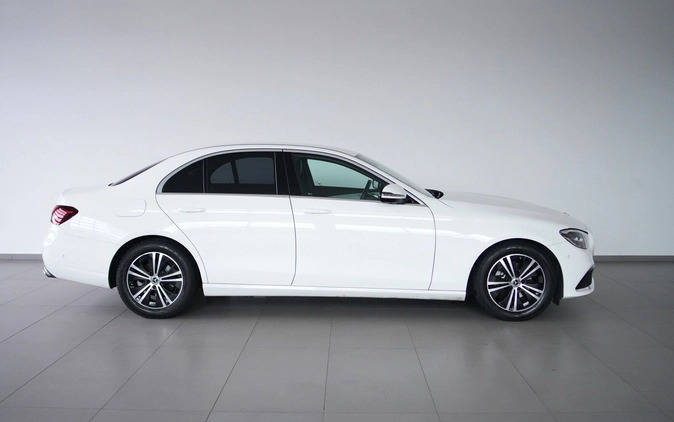 Mercedes-Benz Klasa E cena 179900 przebieg: 61000, rok produkcji 2021 z Wieleń małe 232